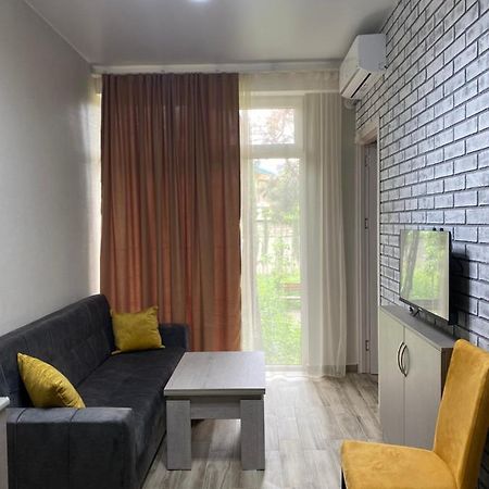Lovely And Cozy Apartament In Tbilisi Exterior photo