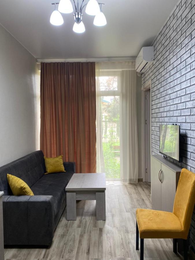 Lovely And Cozy Apartament In Tbilisi Exterior photo